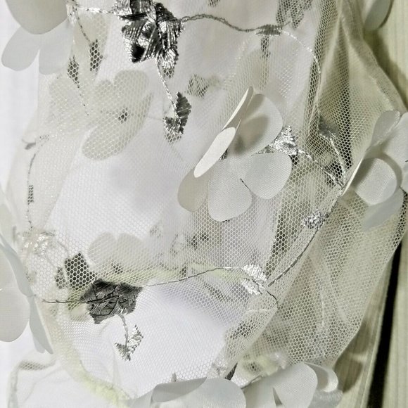 A Love Story - Dianna Sweetheart Shape Neck w/ Elbow Puff Sleeves - Desert Sage - Picture 5 of 7